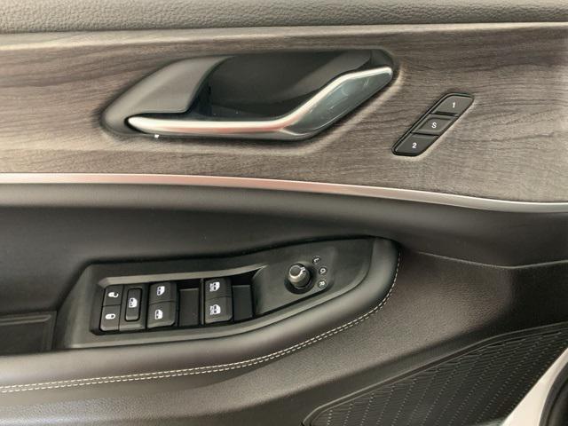 new 2025 Jeep Grand Cherokee car, priced at $45,745