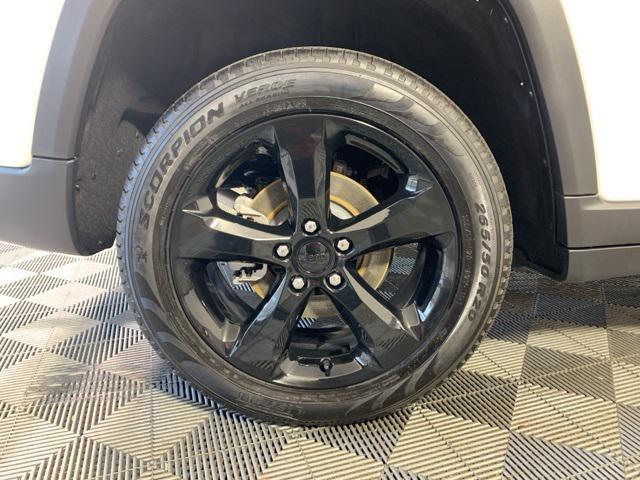 new 2025 Jeep Grand Cherokee car, priced at $45,745