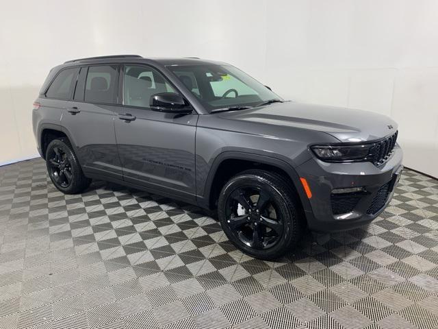 new 2025 Jeep Grand Cherokee car, priced at $45,995