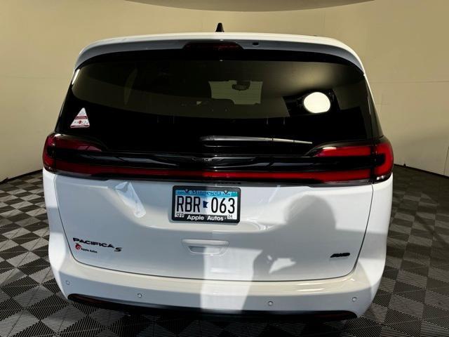 new 2024 Chrysler Pacifica car, priced at $42,995