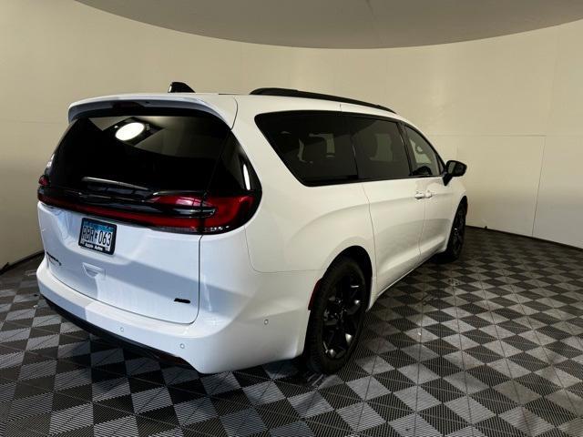 new 2024 Chrysler Pacifica car, priced at $42,995