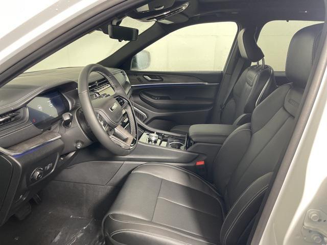 new 2025 Jeep Grand Cherokee car, priced at $60,121
