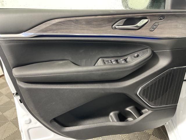 new 2025 Jeep Grand Cherokee car, priced at $60,121