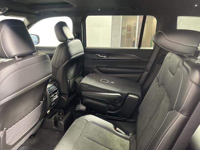 new 2025 Jeep Grand Cherokee car, priced at $43,386