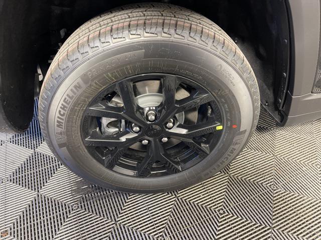 new 2025 Jeep Grand Cherokee car, priced at $43,386