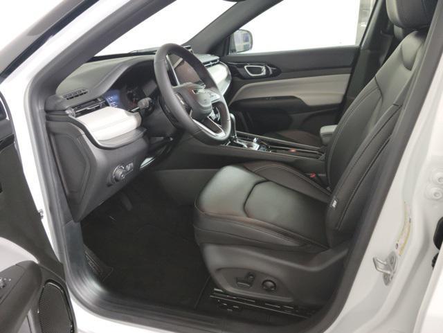 new 2025 Jeep Compass car, priced at $28,495