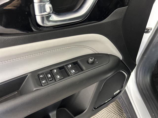 new 2025 Jeep Compass car, priced at $31,945