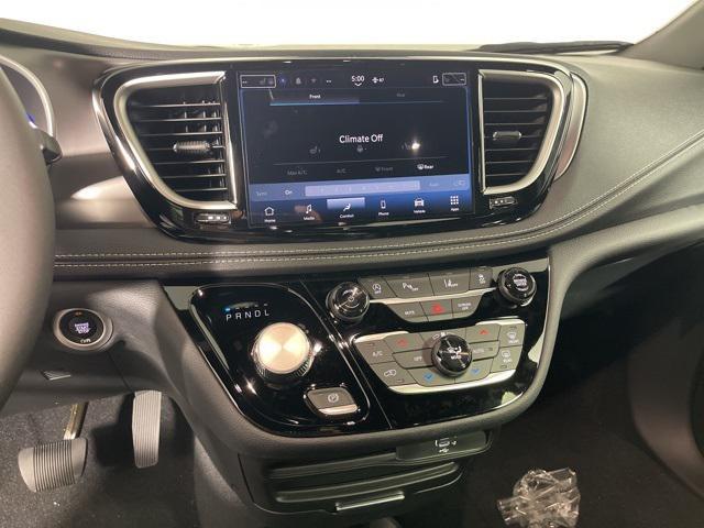 new 2026 Chrysler Pacifica car, priced at $42,683