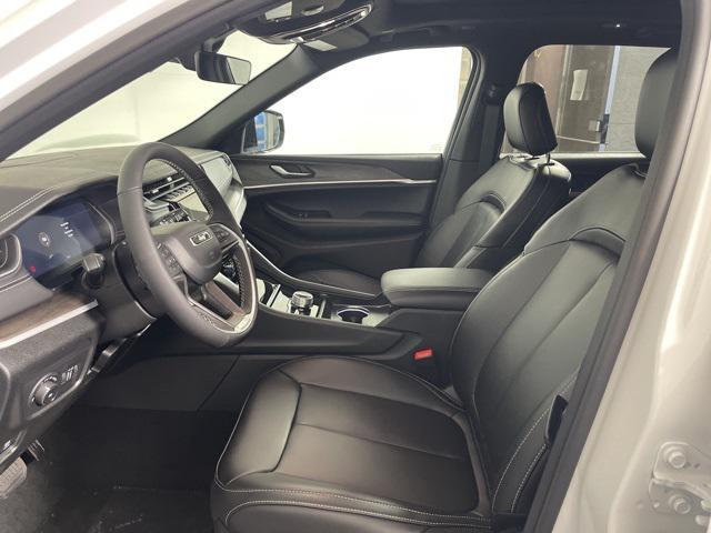 new 2025 Jeep Grand Cherokee car, priced at $45,292