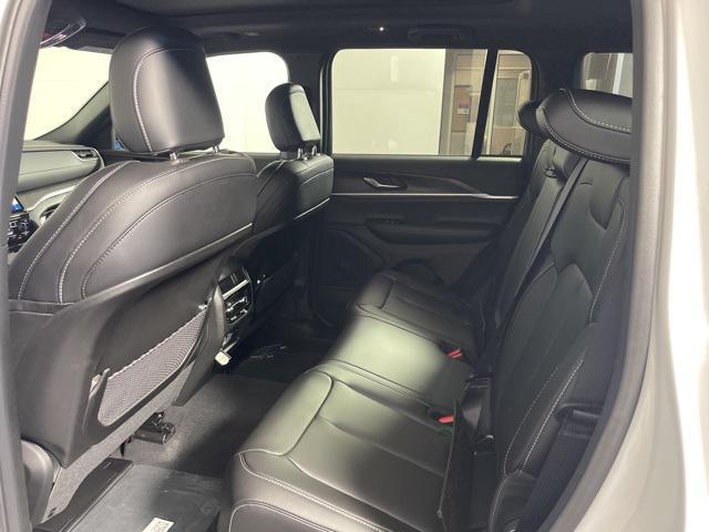 new 2025 Jeep Grand Cherokee car, priced at $45,292