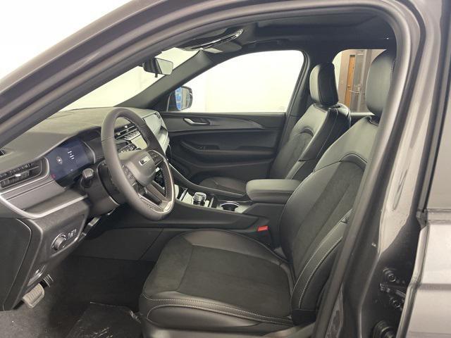 new 2025 Jeep Grand Cherokee car, priced at $44,752