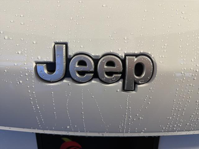 new 2025 Jeep Grand Cherokee car, priced at $47,279