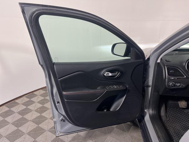 used 2022 Jeep Cherokee car, priced at $28,494