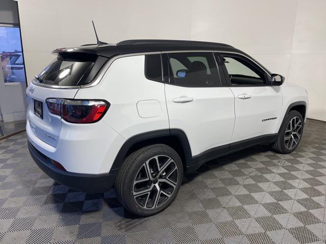 new 2025 Jeep Compass car, priced at $30,250