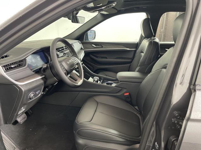 new 2025 Jeep Grand Cherokee car, priced at $48,995