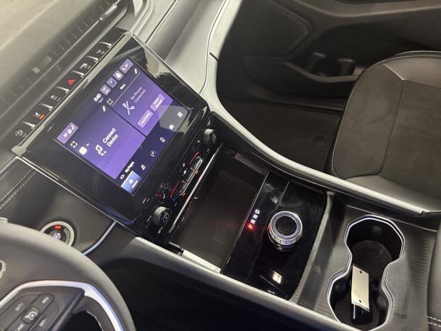 new 2025 Jeep Grand Cherokee car, priced at $40,546