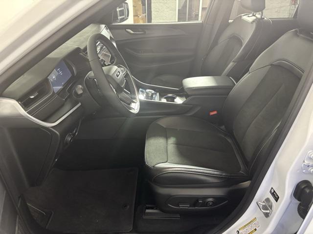 new 2025 Jeep Grand Cherokee car, priced at $40,546