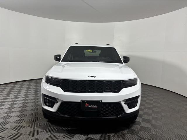 new 2025 Jeep Grand Cherokee car, priced at $40,546