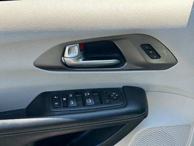 used 2023 Chrysler Pacifica car, priced at $25,995