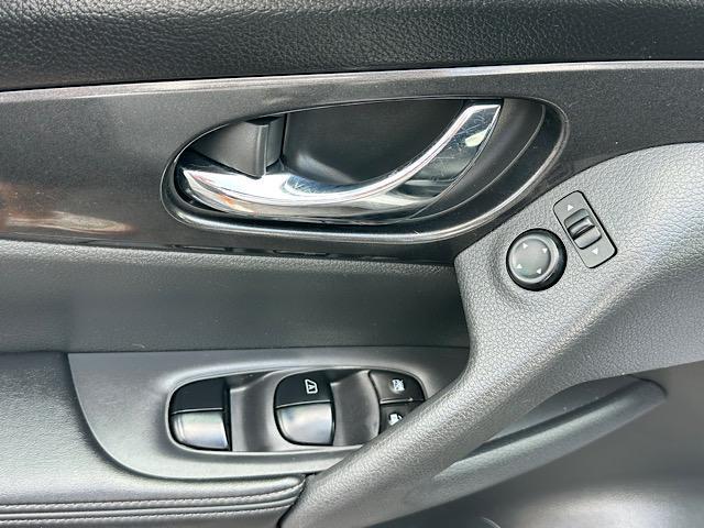 used 2017 Nissan Rogue car, priced at $10,395