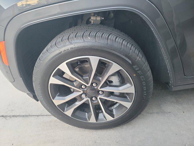 used 2022 Jeep Grand Cherokee car, priced at $29,995