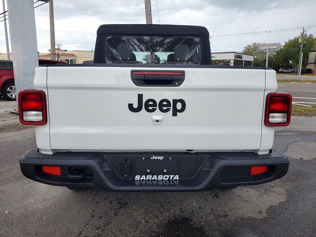 new 2024 Jeep Gladiator car, priced at $35,997