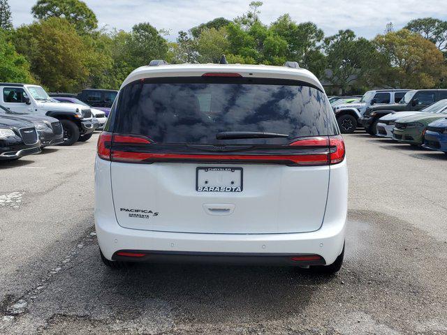 new 2024 Chrysler Pacifica car, priced at $42,278