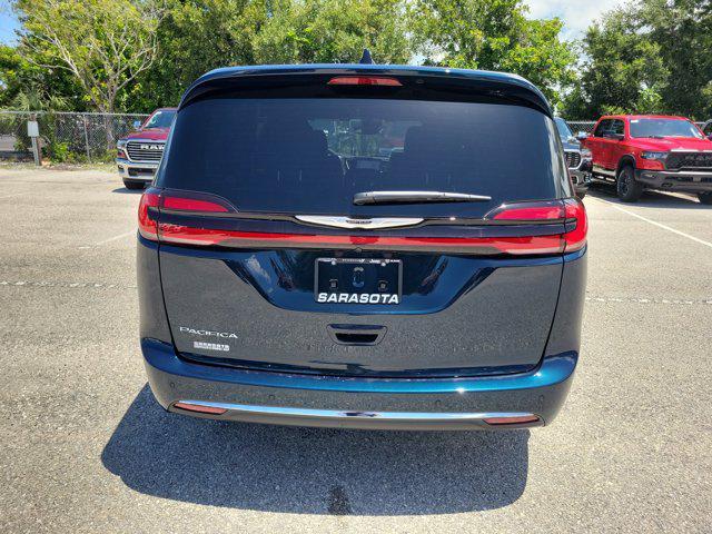 new 2025 Chrysler Pacifica car, priced at $39,102