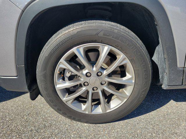 used 2019 Jeep Cherokee car, priced at $16,874