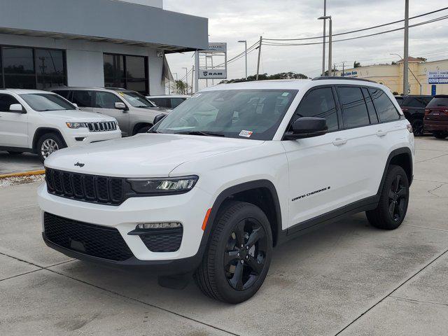 new 2025 Jeep Grand Cherokee car, priced at $43,190