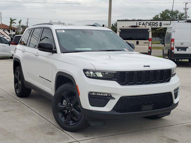 new 2025 Jeep Grand Cherokee car, priced at $43,190