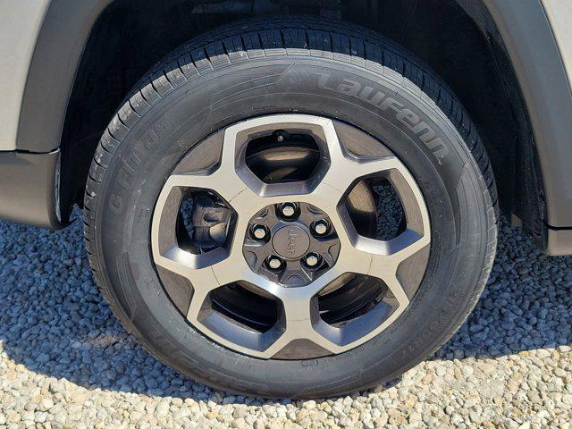 used 2022 Jeep Compass car, priced at $18,995