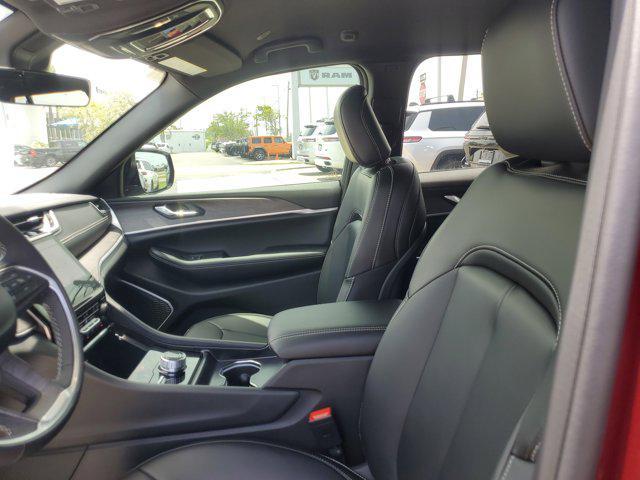 new 2025 Jeep Grand Cherokee car, priced at $44,171