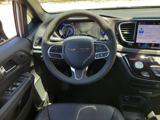 new 2025 Chrysler Pacifica car, priced at $37,254