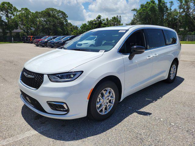 new 2025 Chrysler Pacifica car, priced at $37,254