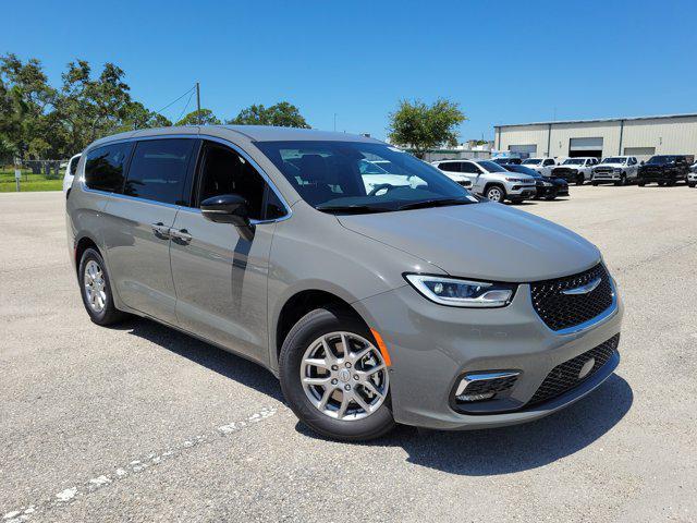 new 2025 Chrysler Pacifica car, priced at $39,101