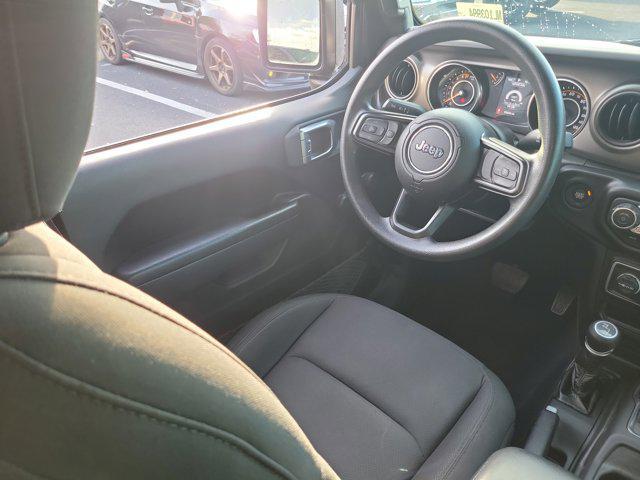 used 2022 Jeep Gladiator car, priced at $27,041