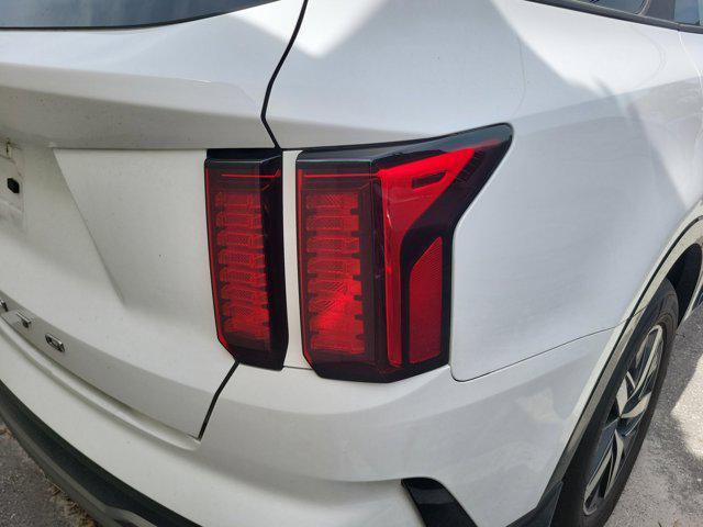 used 2022 Kia Sorento car, priced at $25,495