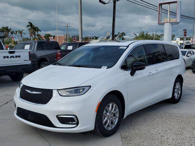 new 2025 Chrysler Pacifica car, priced at $40,640