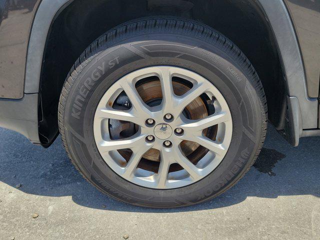 used 2016 Jeep Cherokee car, priced at $11,531