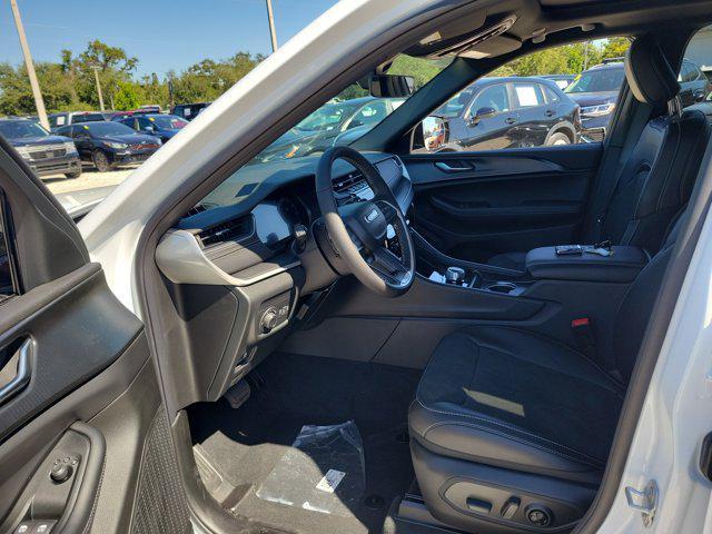 new 2025 Jeep Grand Cherokee car, priced at $39,881