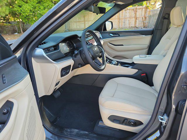 new 2025 Jeep Grand Cherokee L car, priced at $42,724