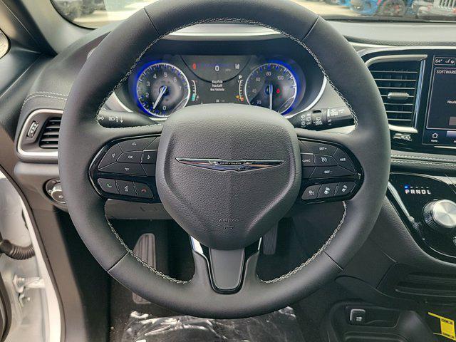 new 2024 Chrysler Pacifica car, priced at $39,987