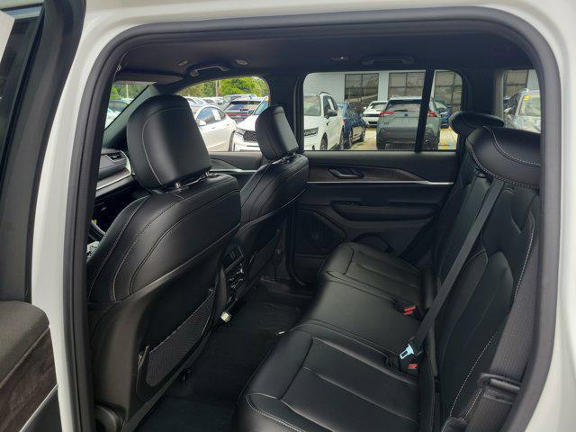 new 2025 Jeep Grand Cherokee car, priced at $37,602