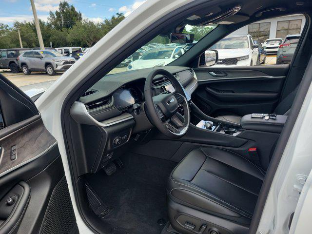 new 2025 Jeep Grand Cherokee car, priced at $37,602