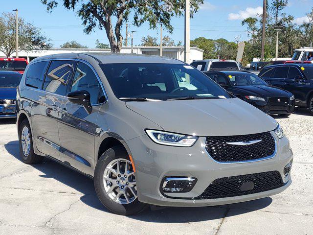 new 2025 Chrysler Pacifica car, priced at $38,040