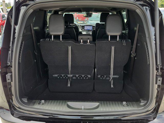 new 2025 Chrysler Pacifica car, priced at $43,016