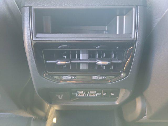 new 2025 Jeep Grand Cherokee car, priced at $38,040