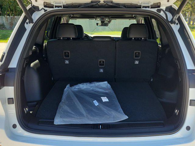 new 2025 Jeep Grand Cherokee car, priced at $38,040