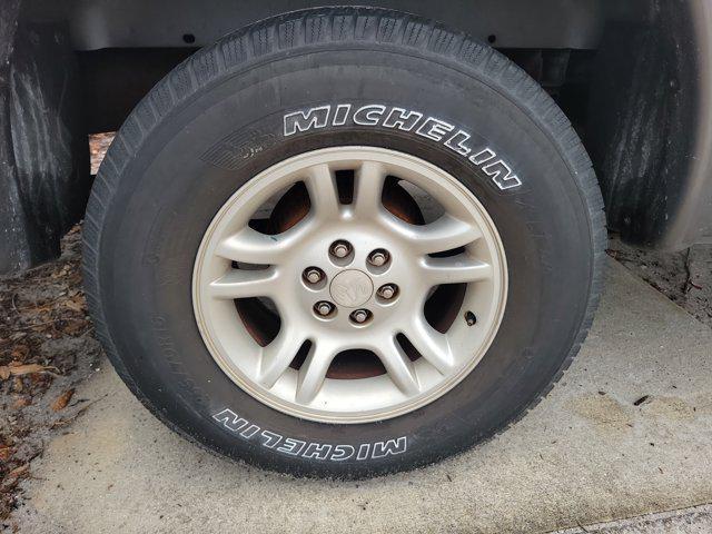 used 2002 Dodge Dakota car